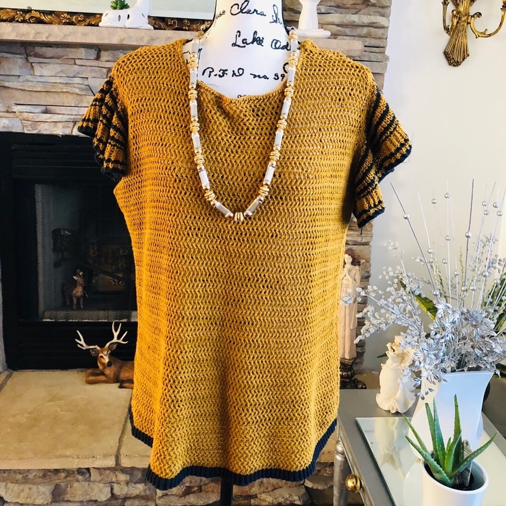 Ann Tayler blouse. size  M